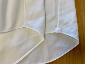 土井縫工所と鎌倉シャツの裾の比較